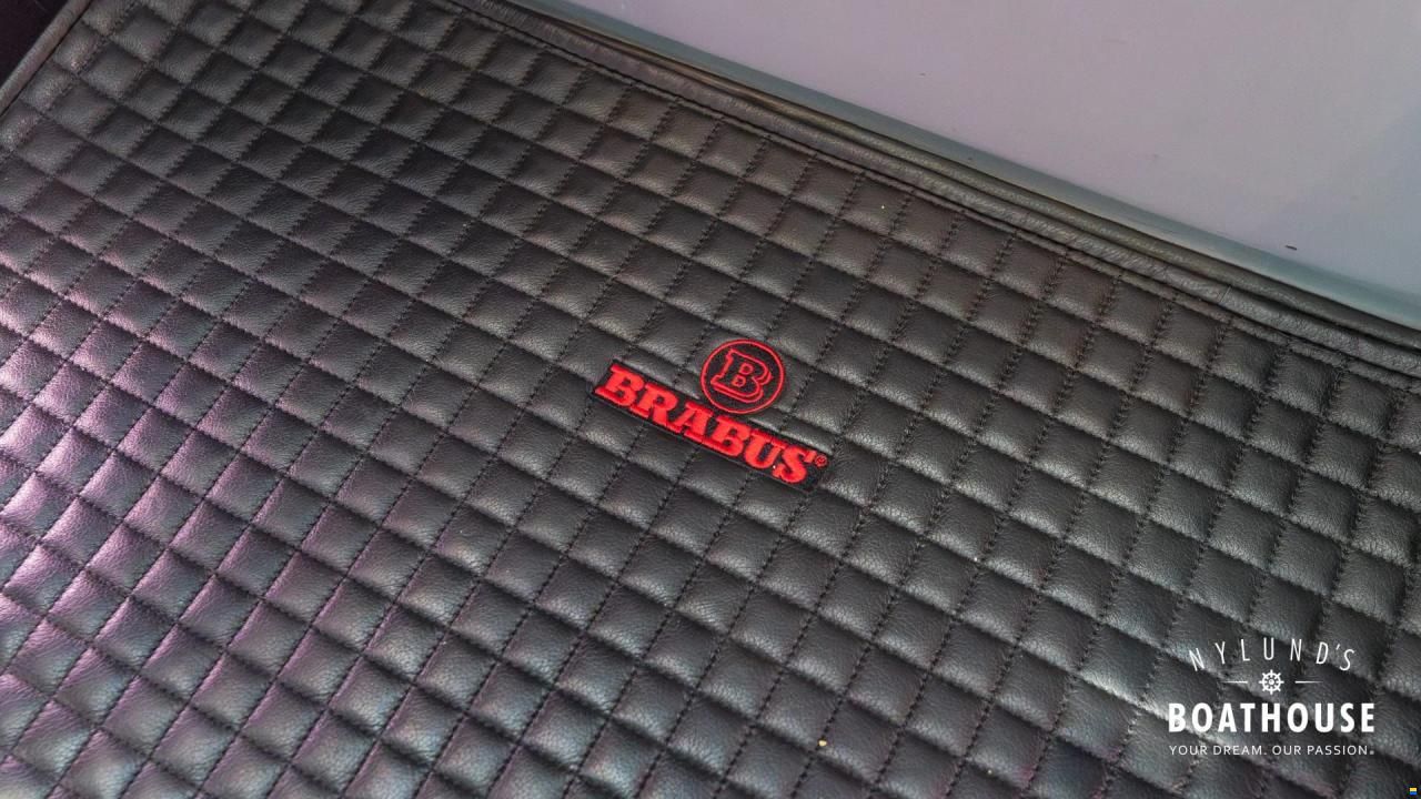 Axopar Brabus Shadow 800