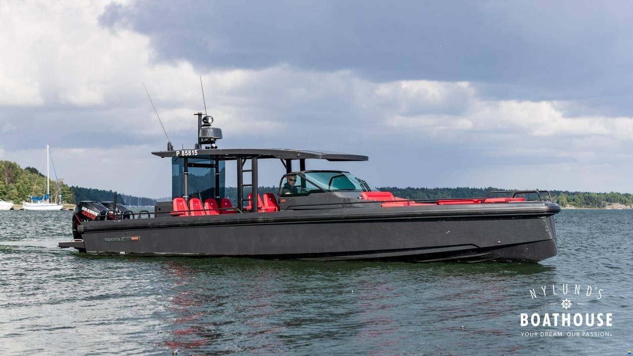 Axopar Brabus Shadow 800