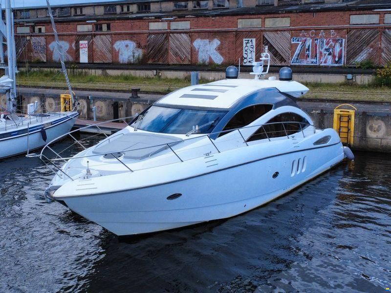 Sunseeker Predator 52