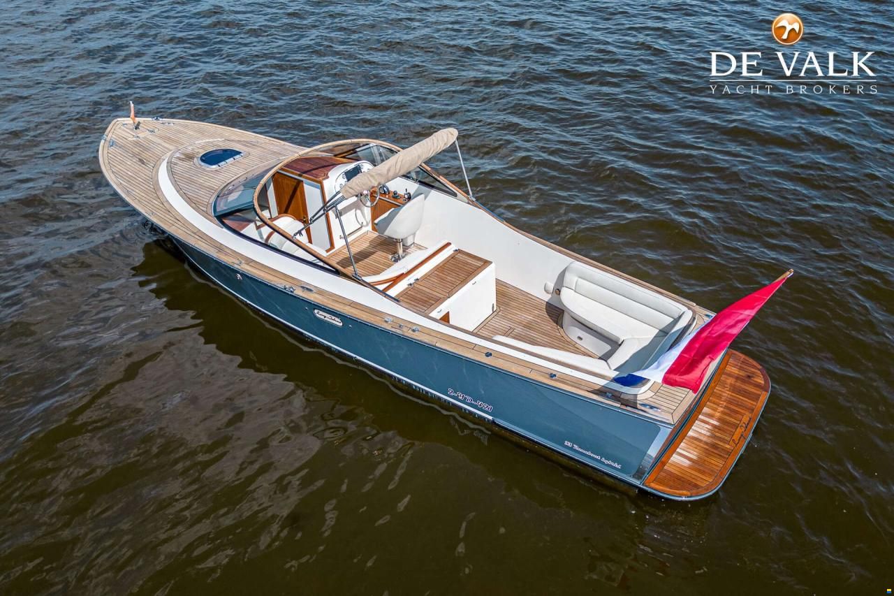 Long Island 33 Runabout