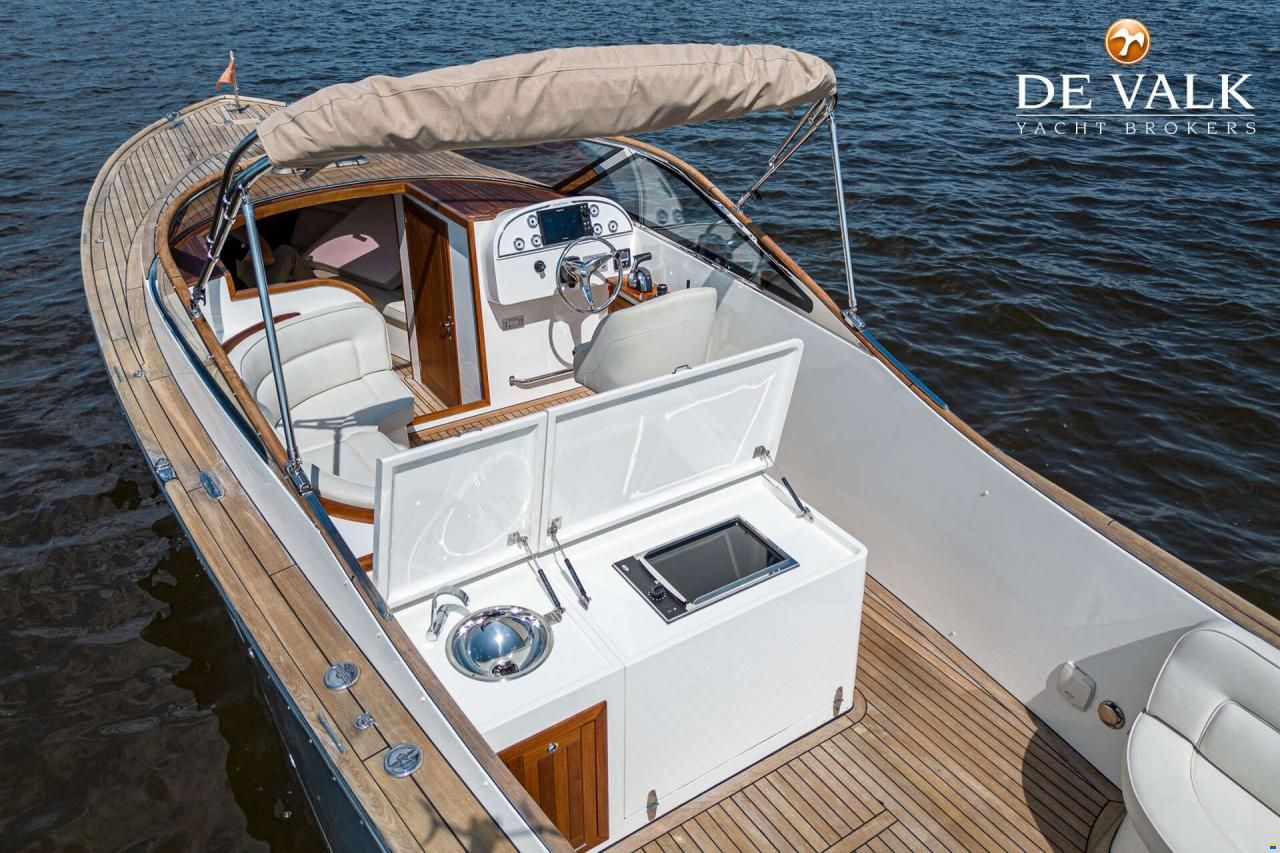 Long Island 33 Runabout