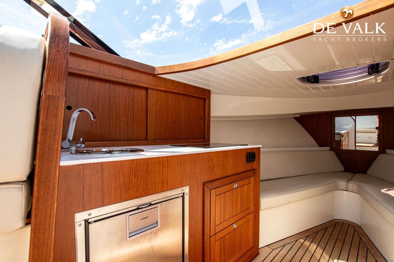 Long Island 33 Runabout