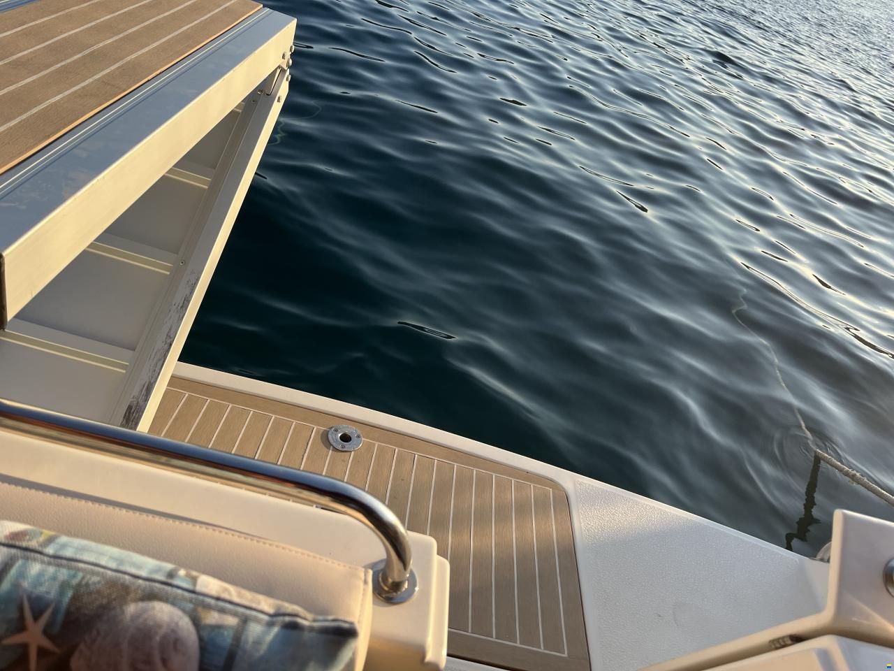 Fjord Dolphin 975