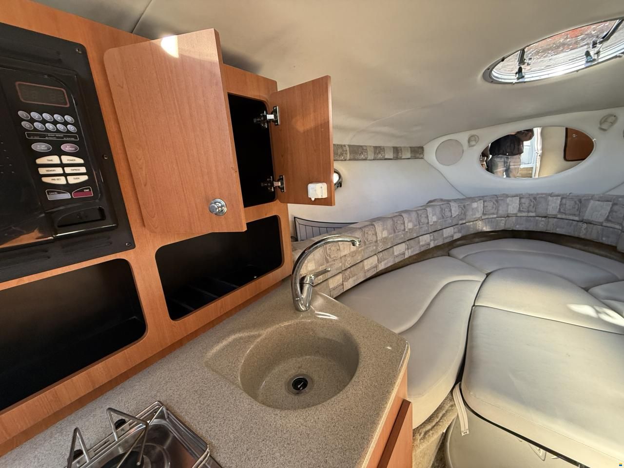 Crownline 270 CR