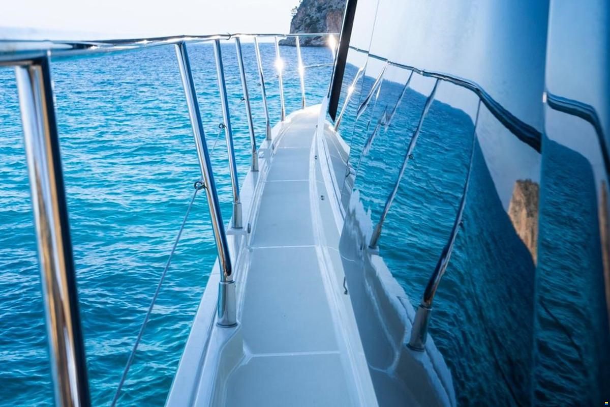 Monte Carlo Yachts 5