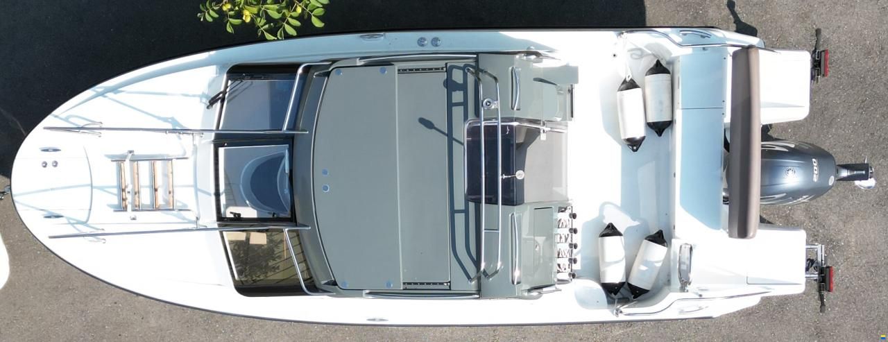 Galia 670 Middle Cabin