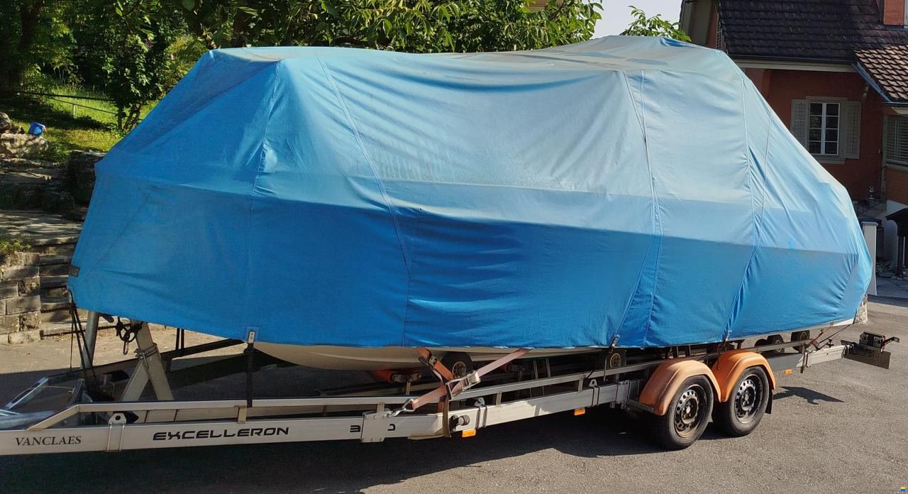 Galia 670 Middle Cabin