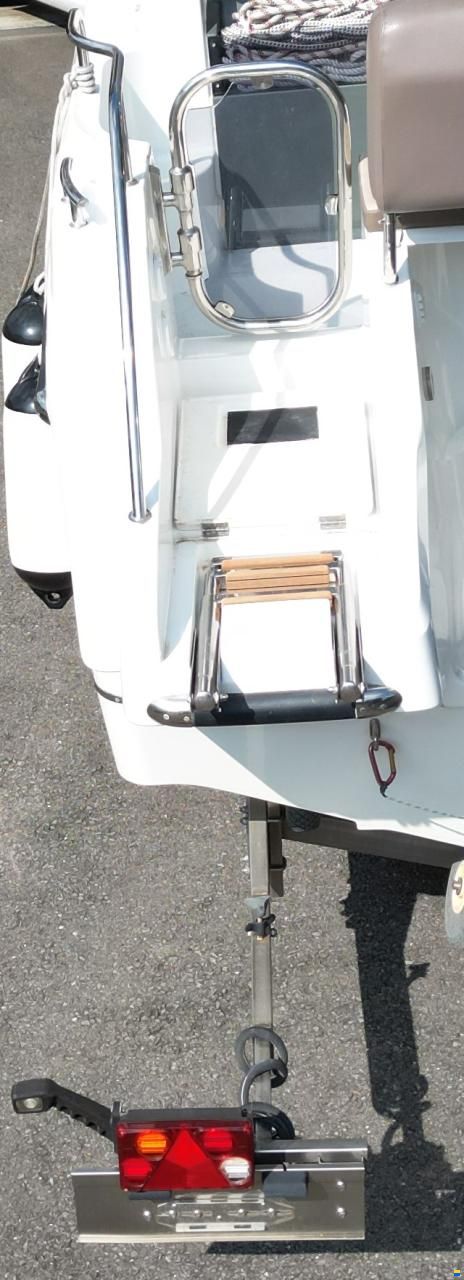 Galia 670 Middle Cabin