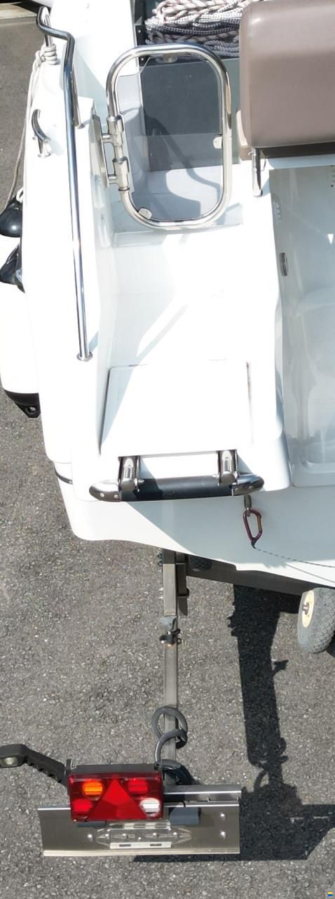 Galia 670 Middle Cabin