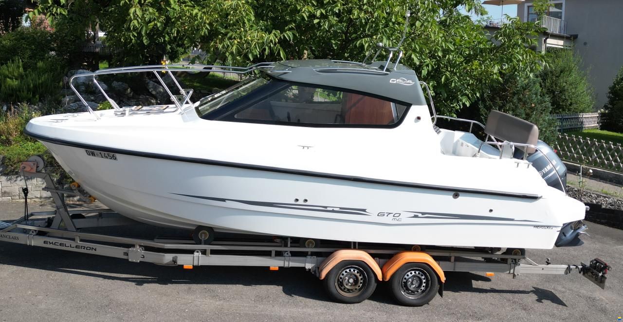 Galia 670 Middle Cabin