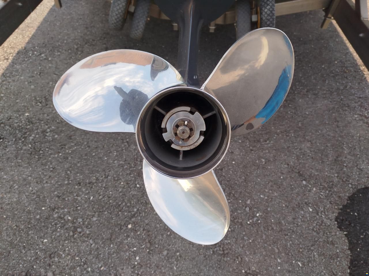 Galia 670 Middle Cabin