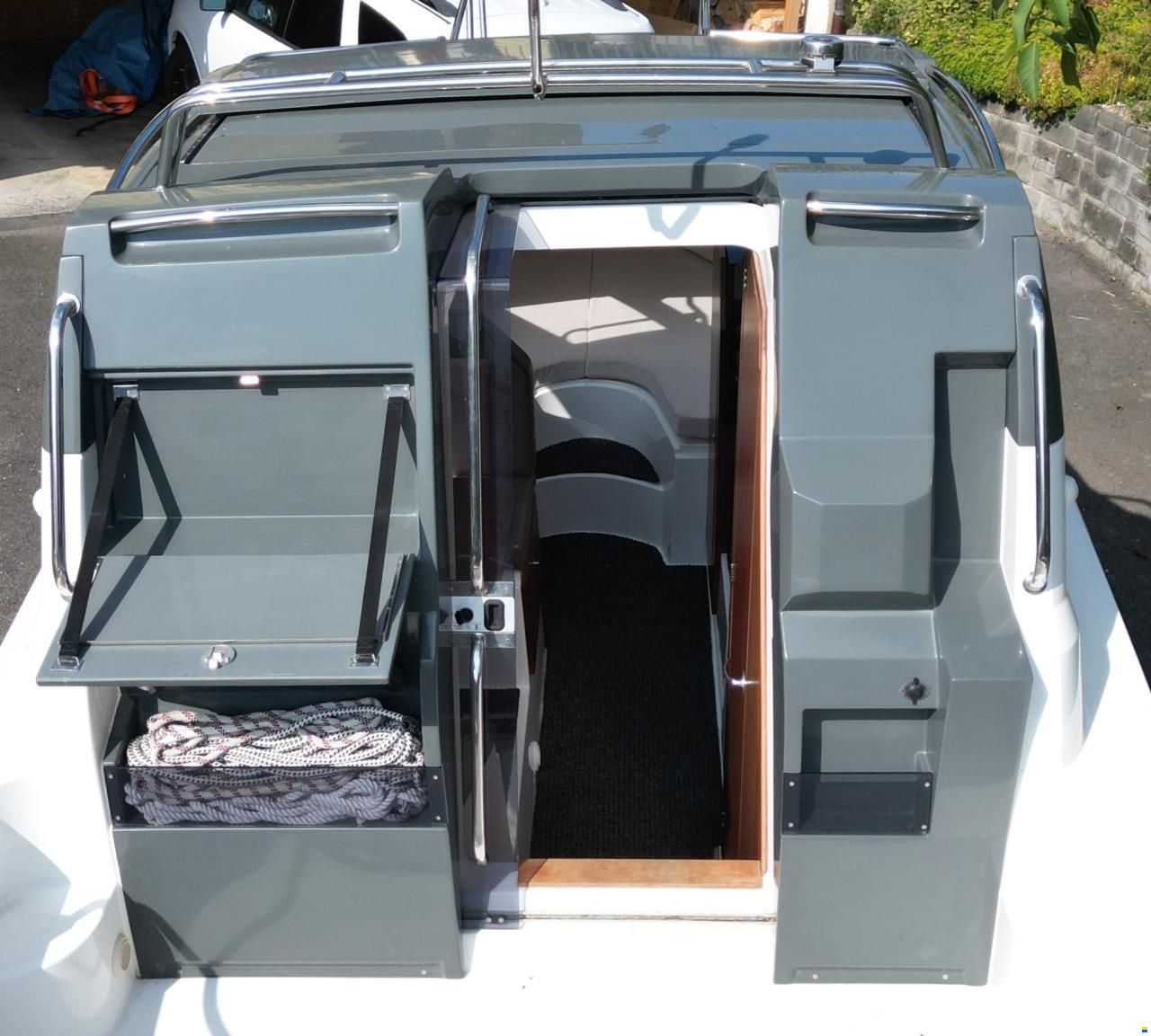 Galia 670 Middle Cabin