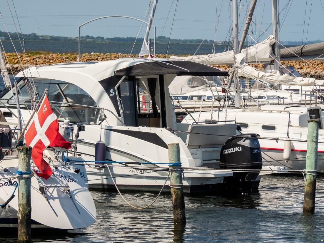 Beneteau Antares 9