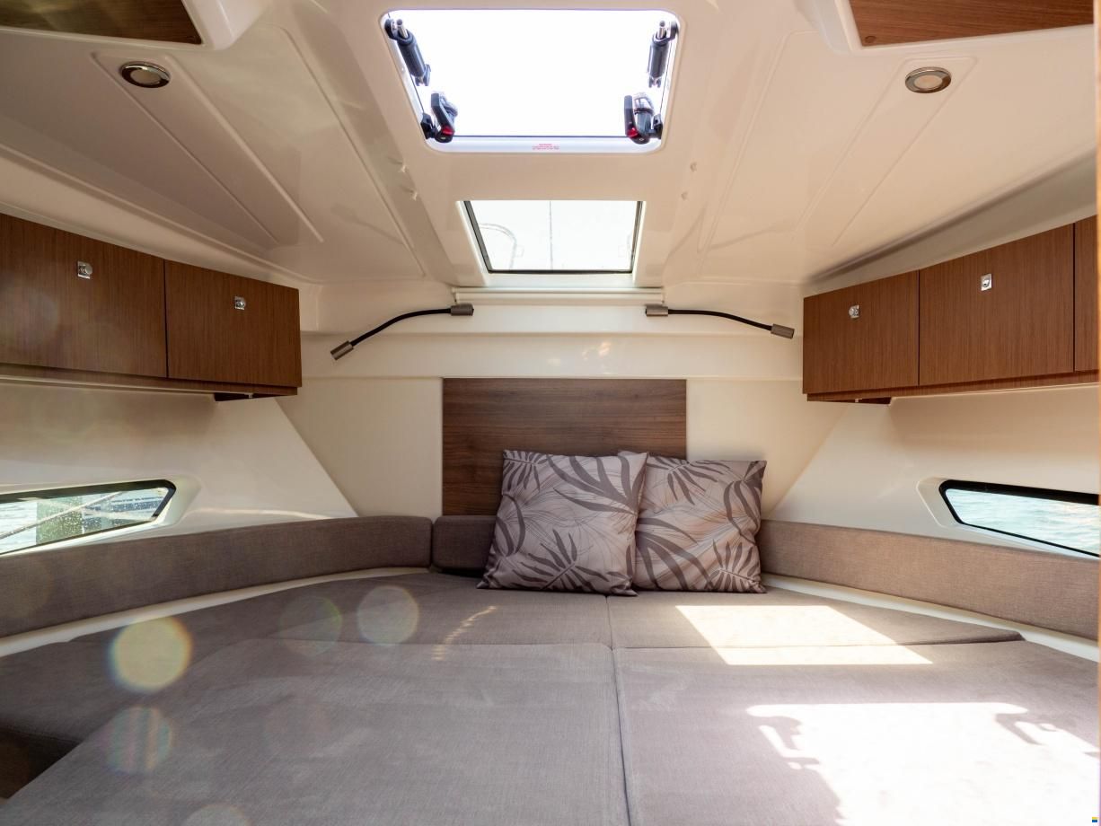 Beneteau Antares 9