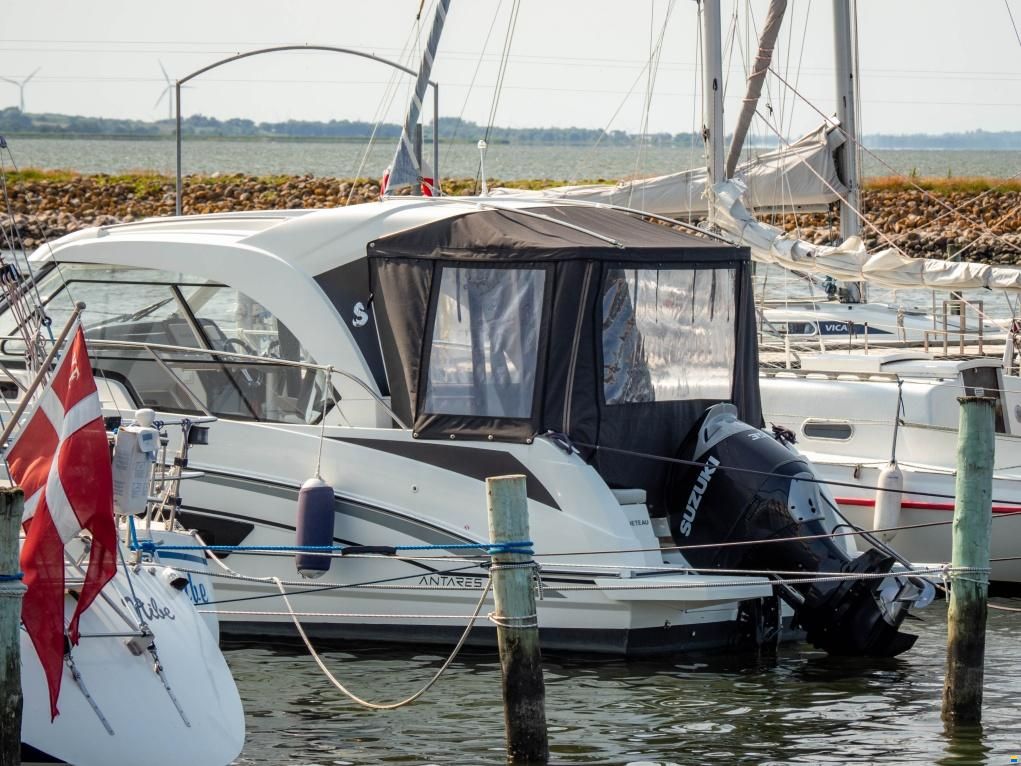 Beneteau Antares 9