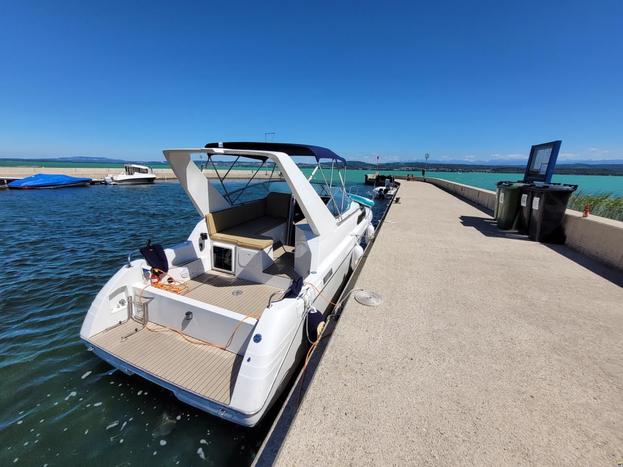 Bayliner 2755 mit Strassenanh&auml;nger