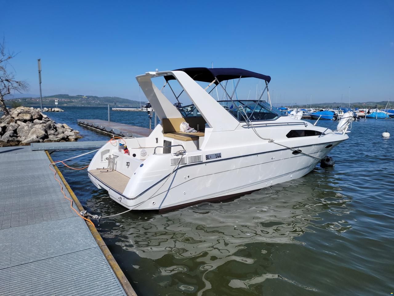 Bayliner 2755 mit Strassenanh&auml;nger