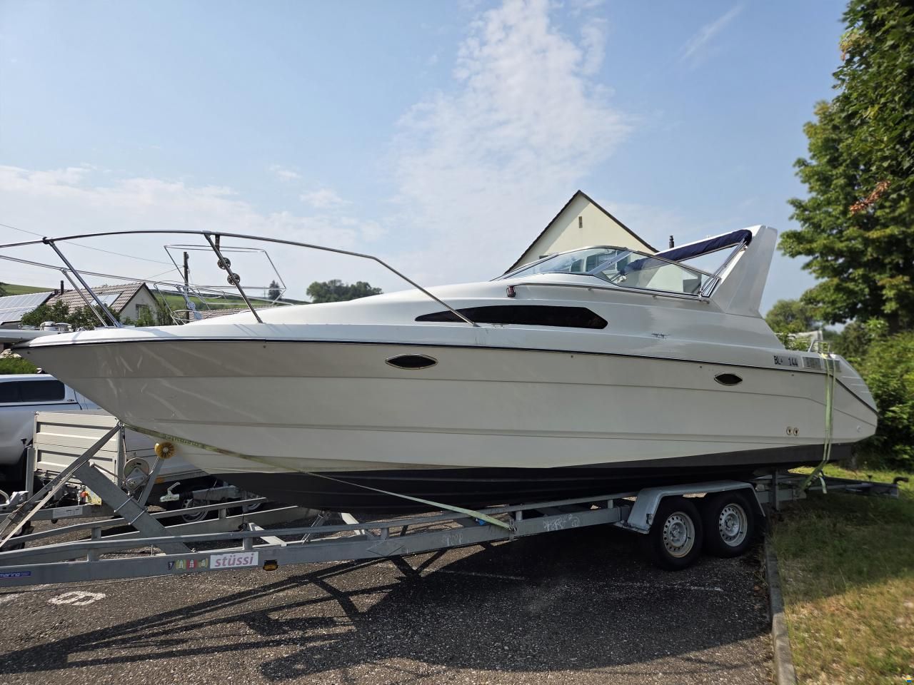 Bayliner 2755 mit Strassenanh&auml;nger