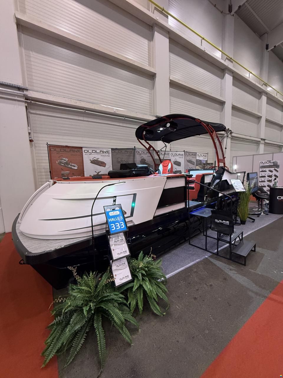 Old Lake Marine QX23 Pontoon  Trimaran Mercury 225HP V6