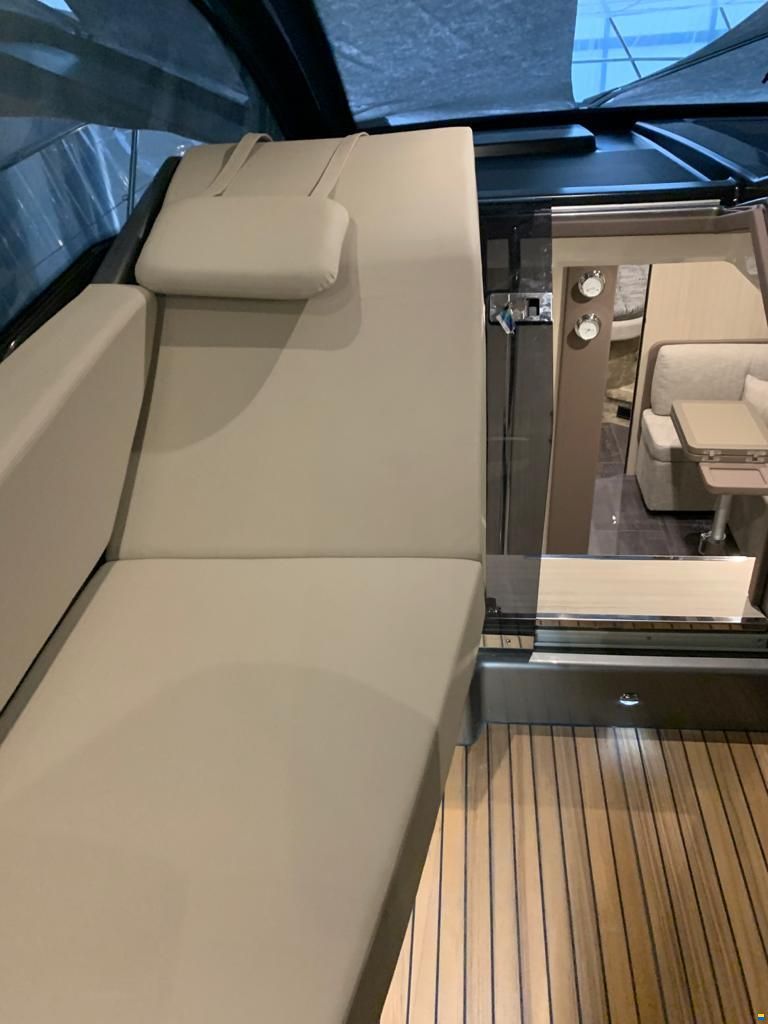 Cranchi M 44 HT