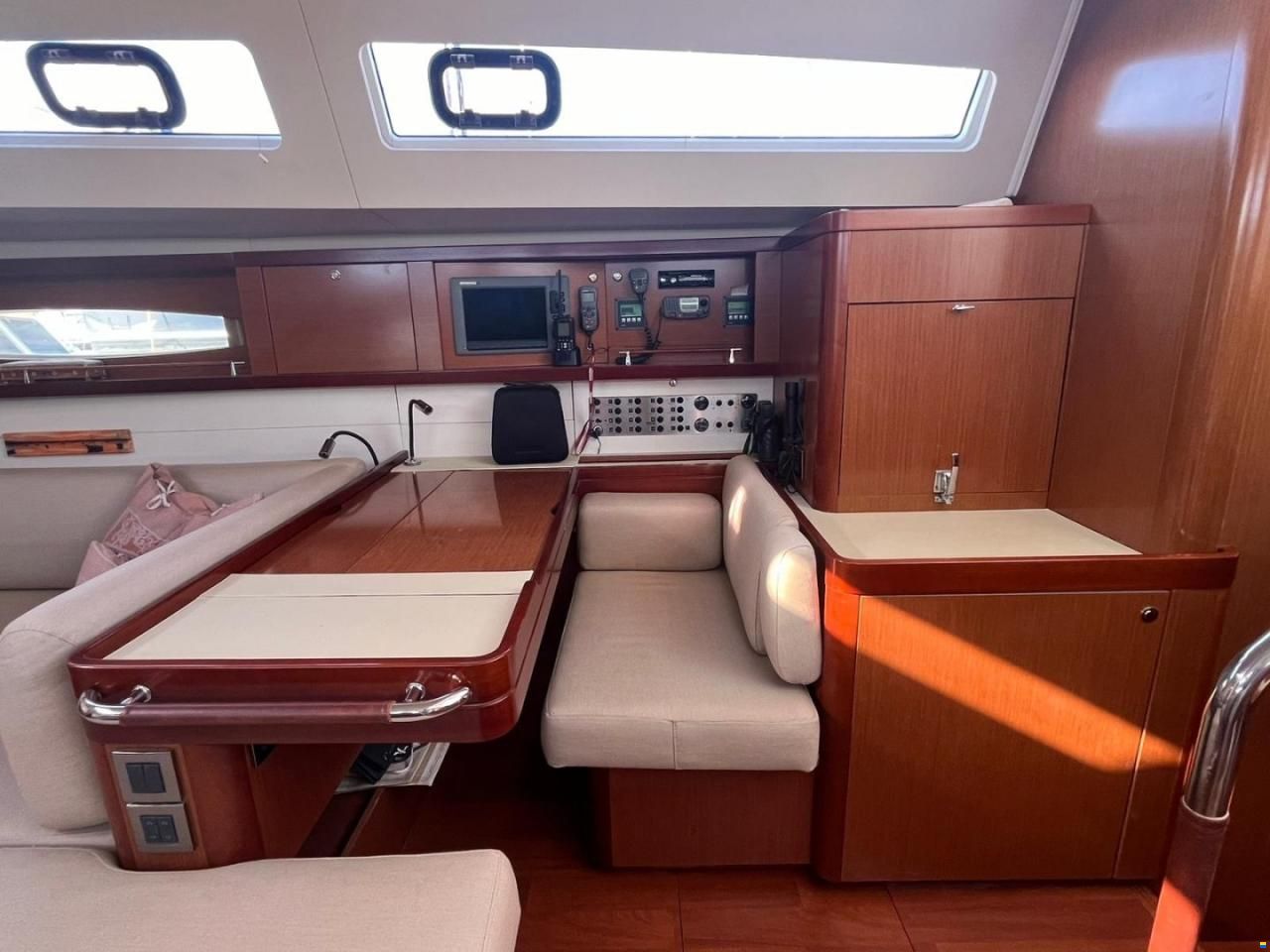 Beneteau Segelyacht Beneteau Oceanis 58
