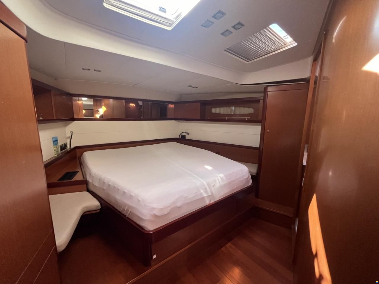 Beneteau Segelyacht Beneteau Oceanis 58
