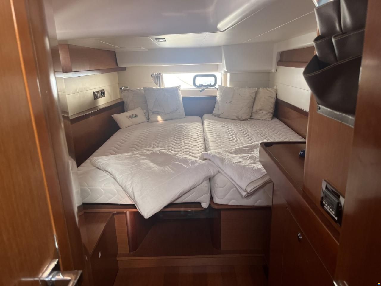 Beneteau Segelyacht Beneteau Oceanis 58