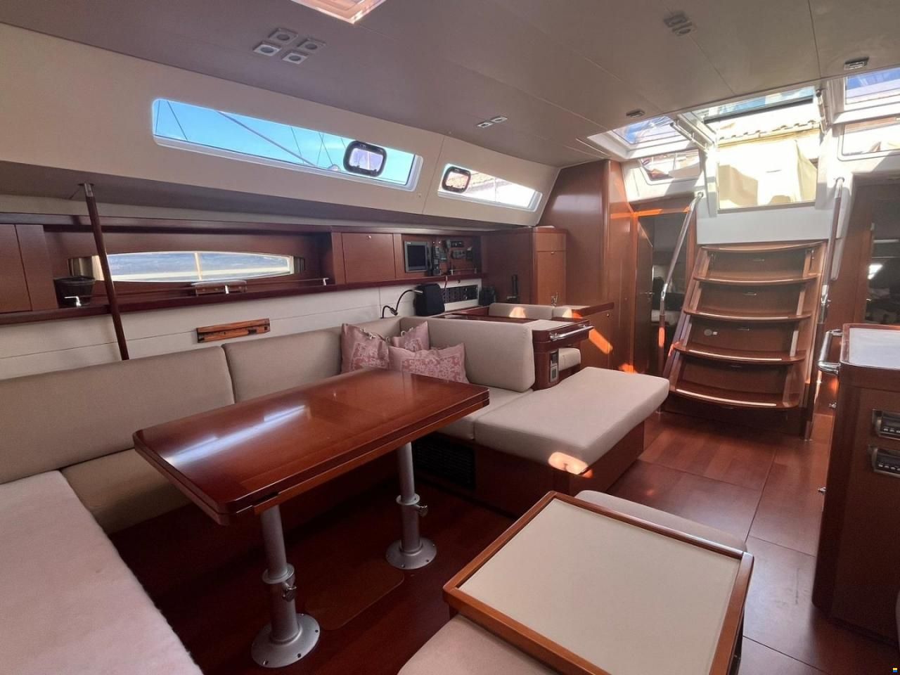 Beneteau Segelyacht Beneteau Oceanis 58