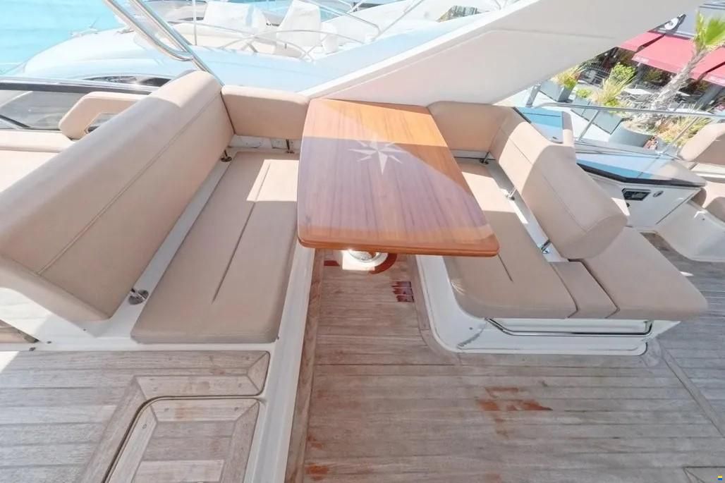 Sea Ray L650 Fly