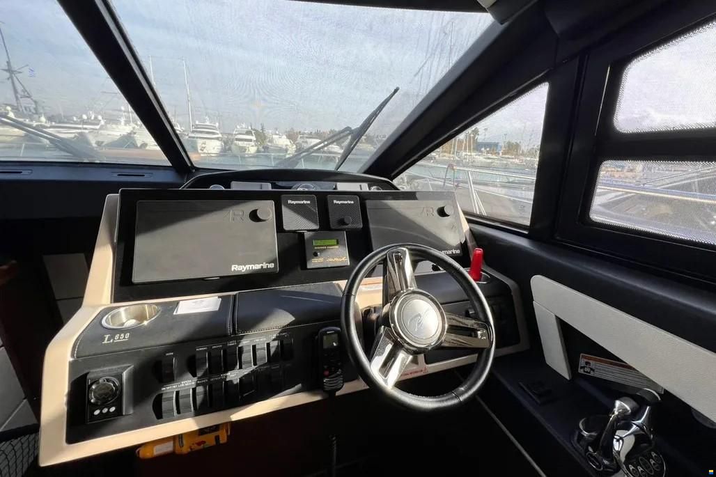 Sea Ray L650 Fly