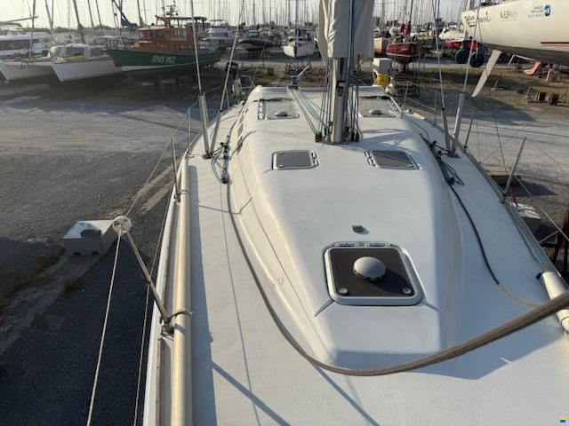 AB Marine Equinox452