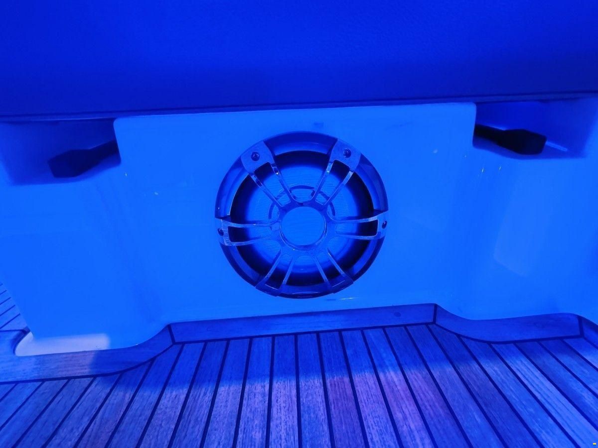 Sea Ray 320 Sundancer 750 PS