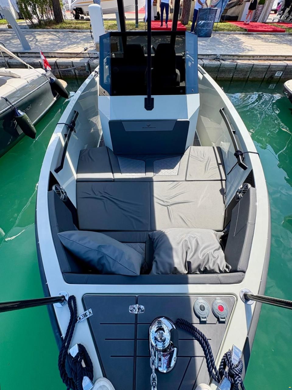 Veloce Yachts V750