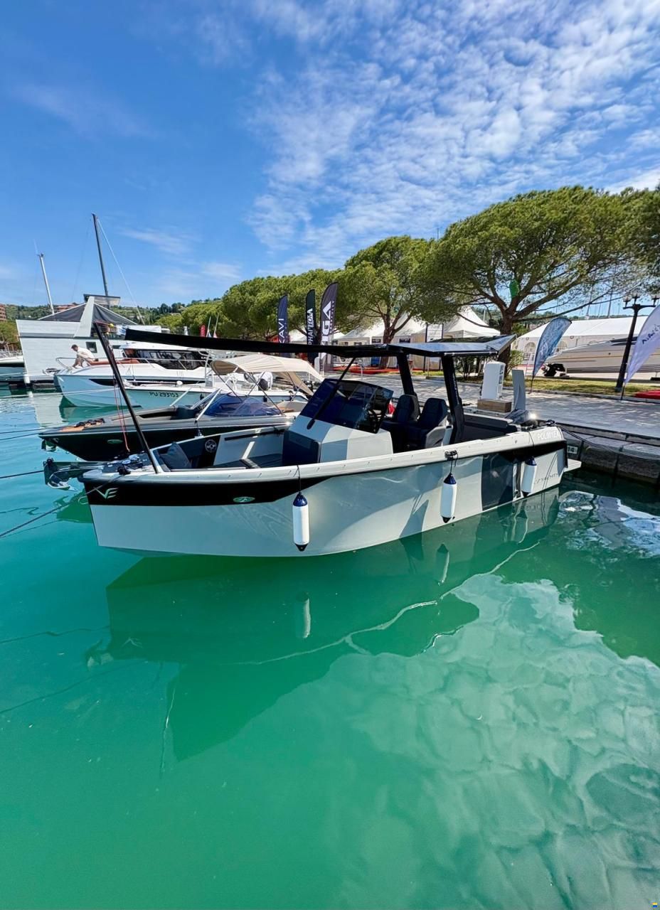 Veloce Yachts V750