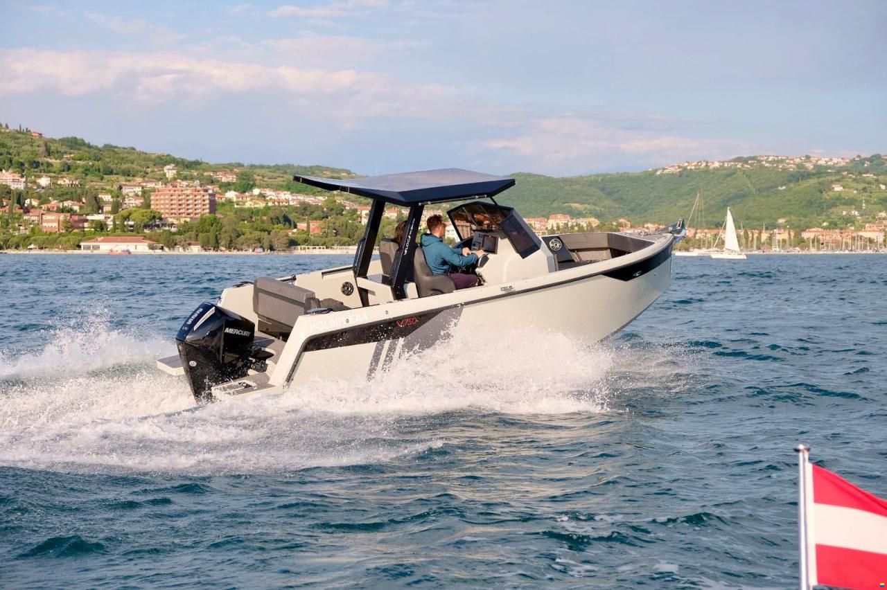 Veloce Yachts V750