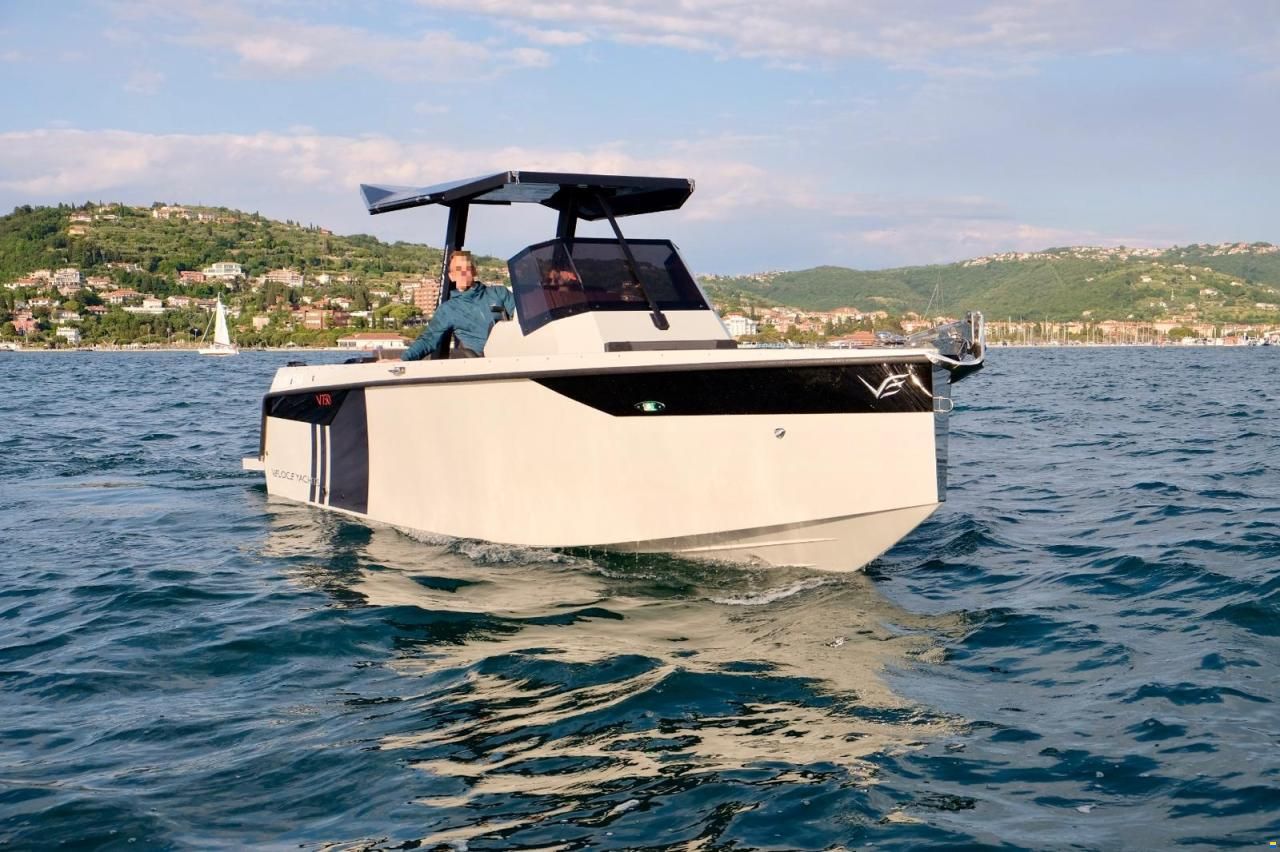Veloce Yachts V750