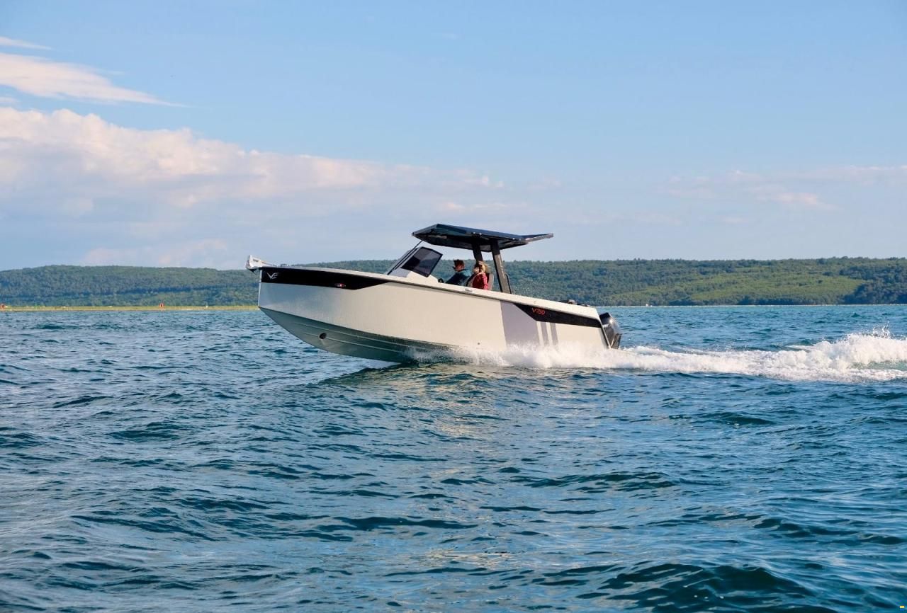 Veloce Yachts V750