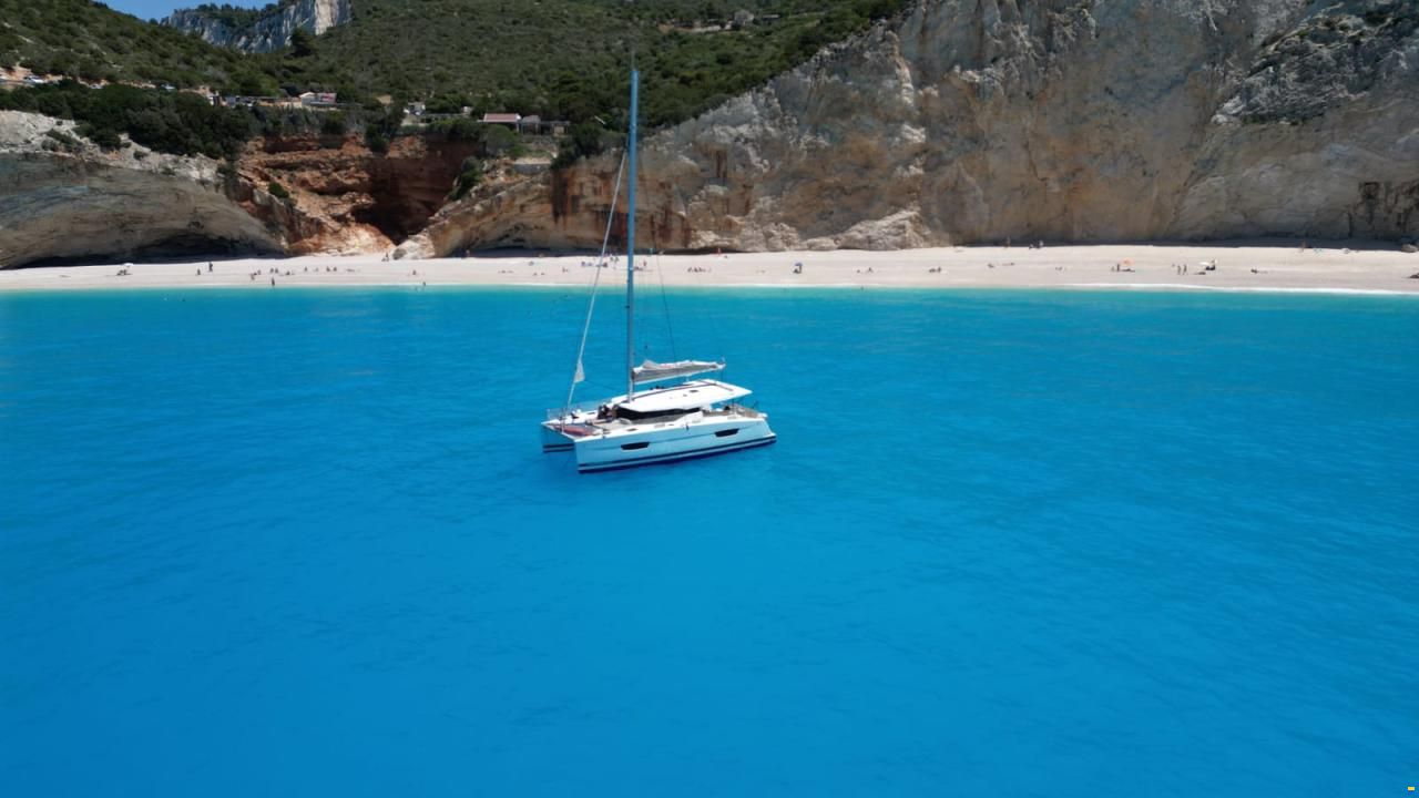 Fountaine Pajot Lucia 40