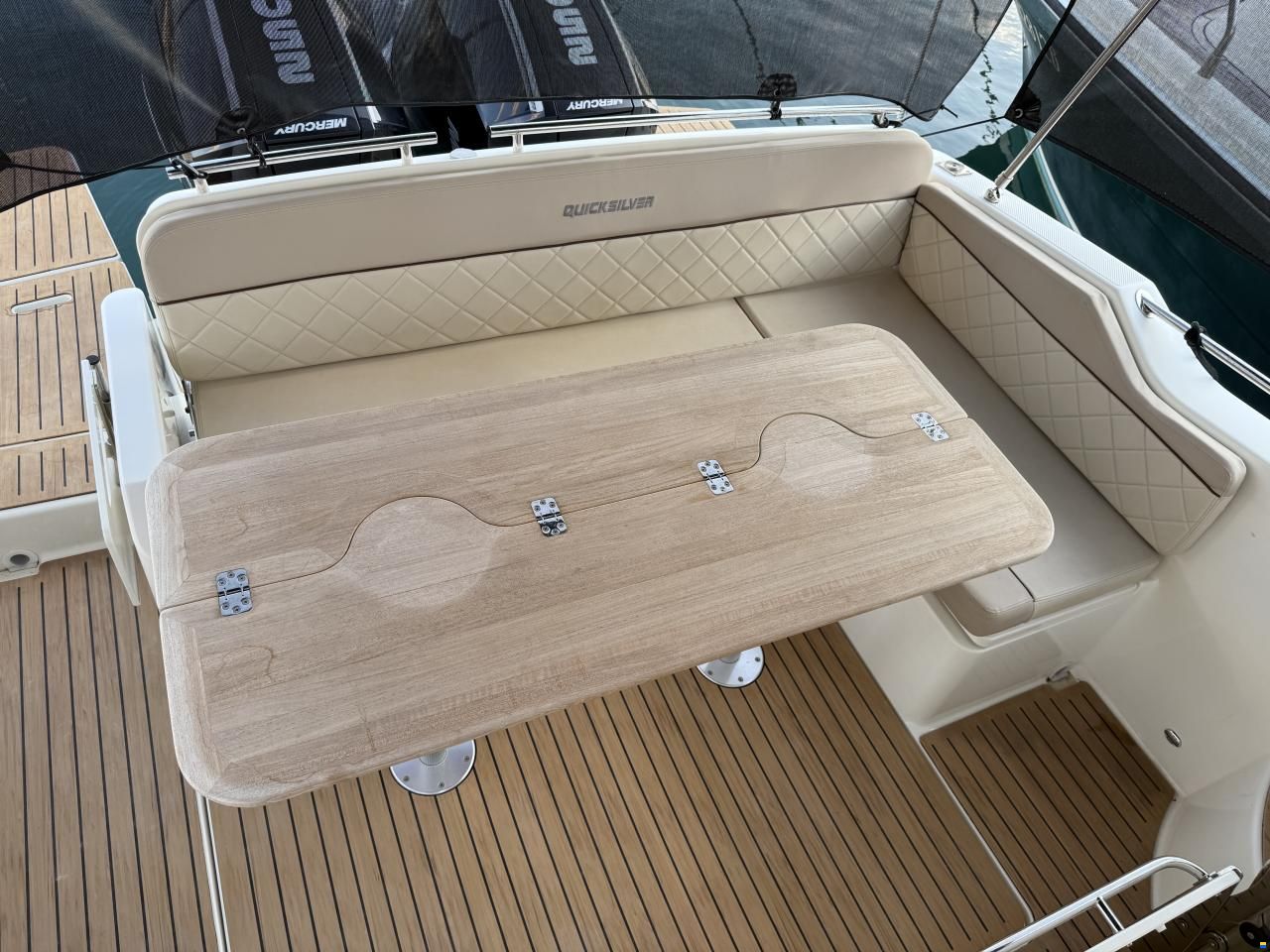 Quicksilver 875 Sundeck