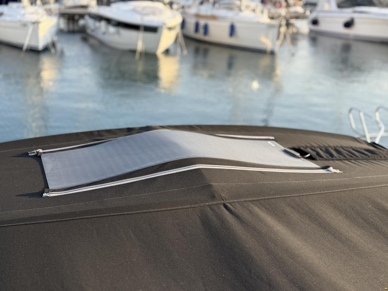 Quicksilver 875 Sundeck