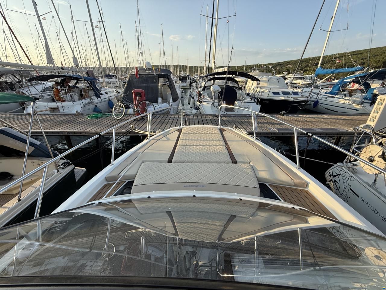 Quicksilver 875 Sundeck