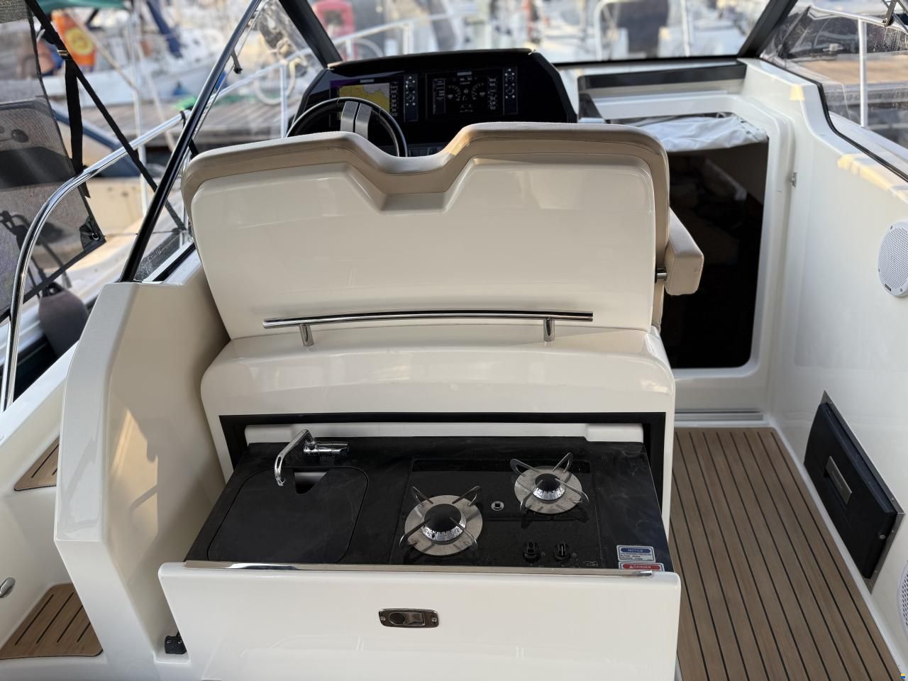 Quicksilver 875 Sundeck