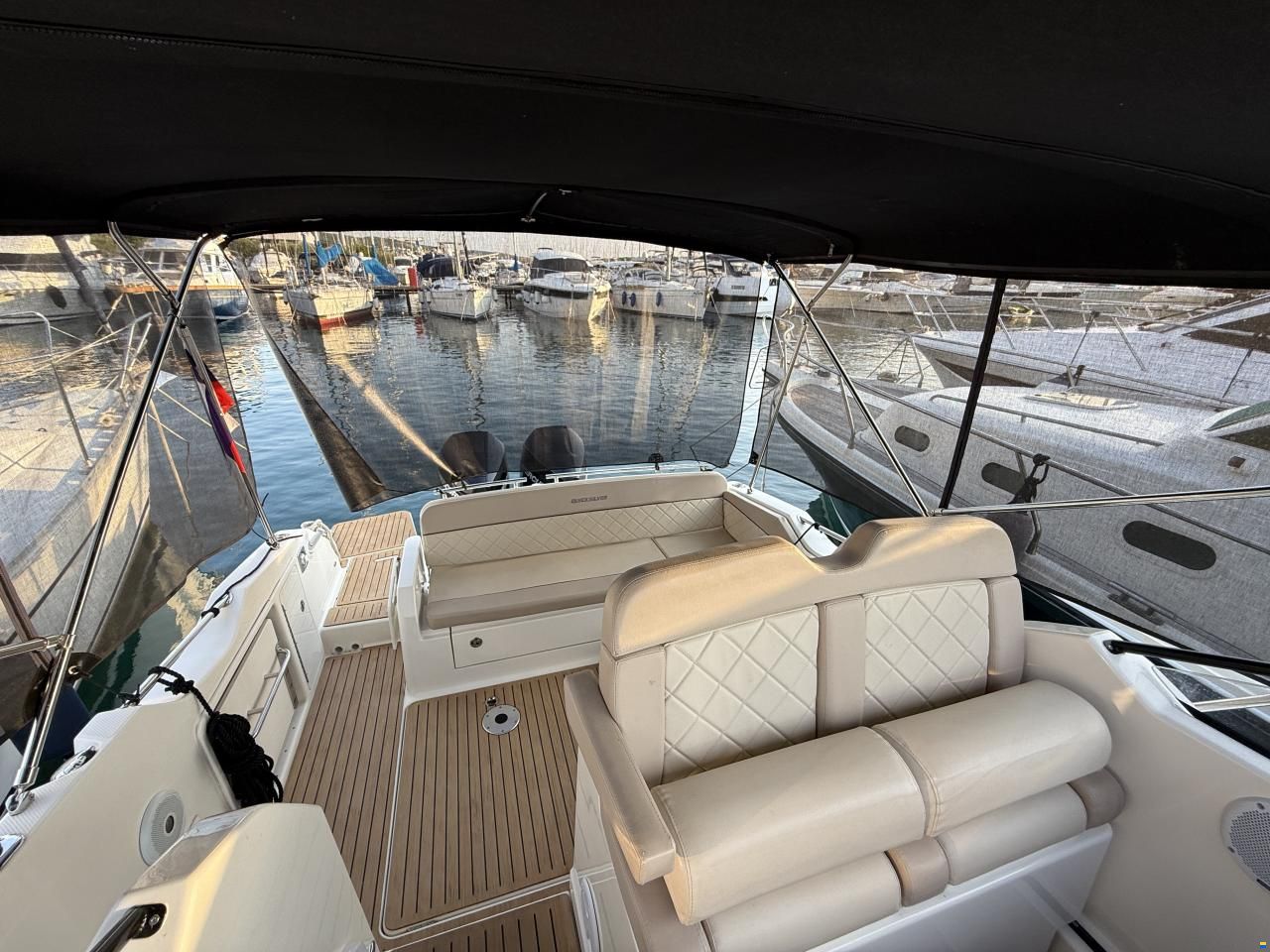 Quicksilver 875 Sundeck