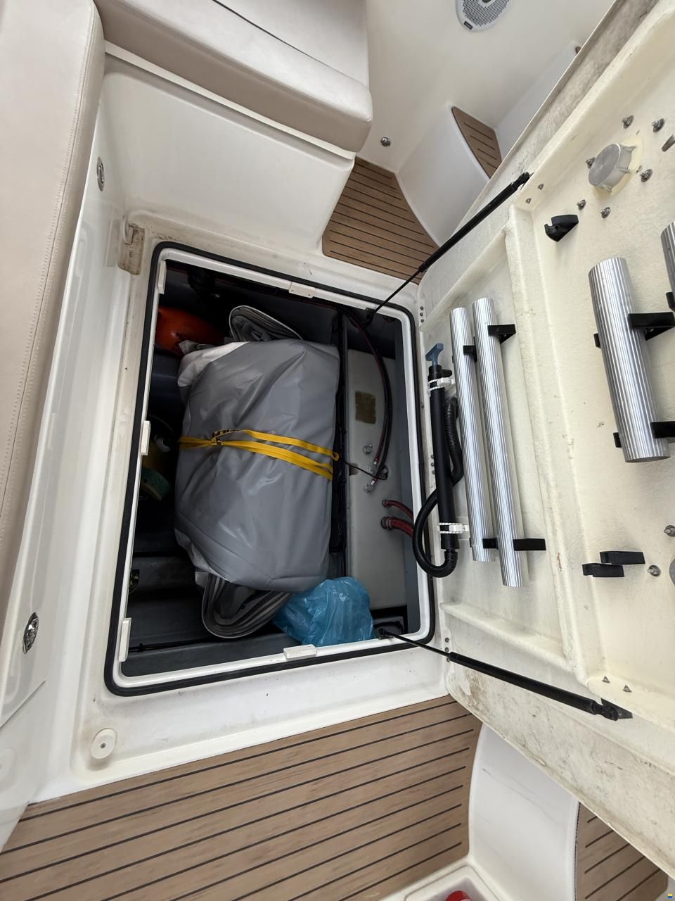 Quicksilver 875 Sundeck