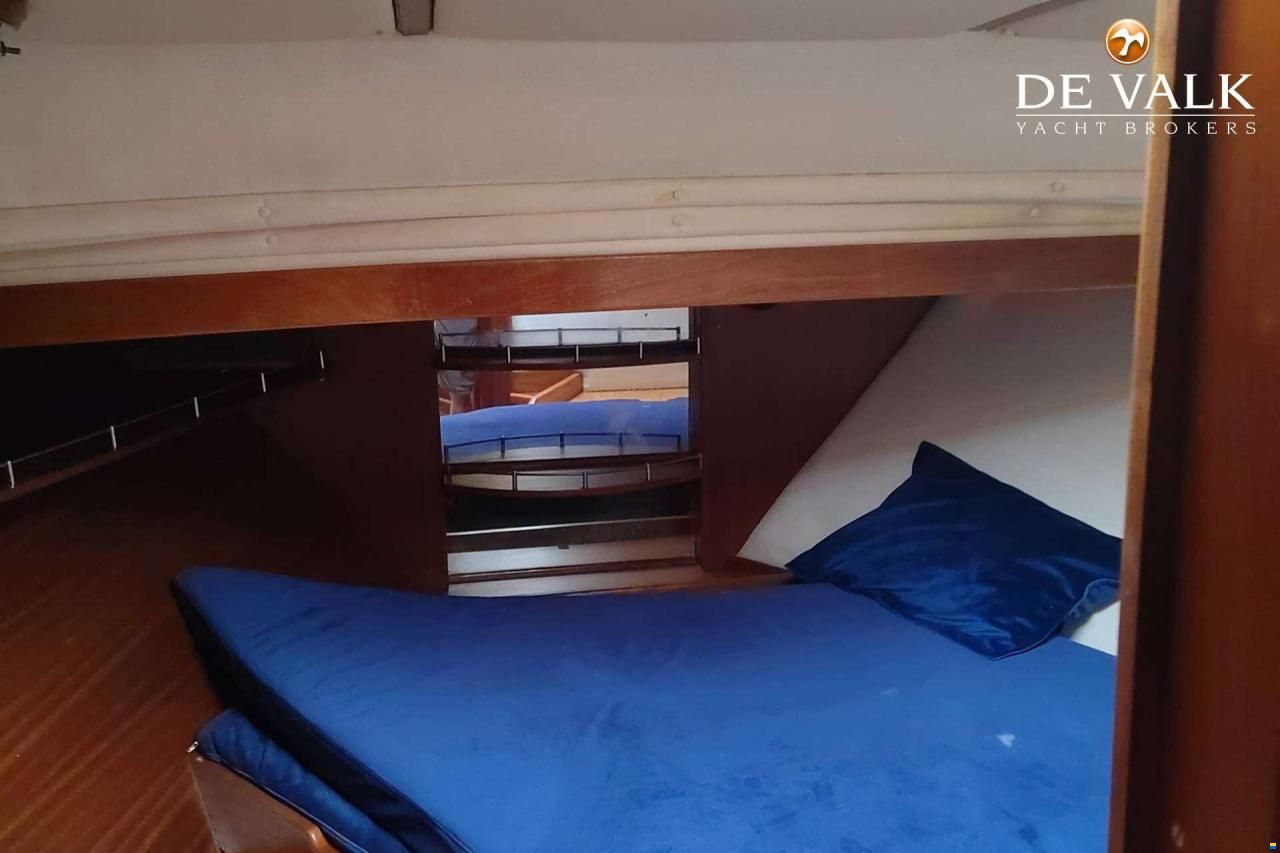 Custom Built Houseboat luxe motor