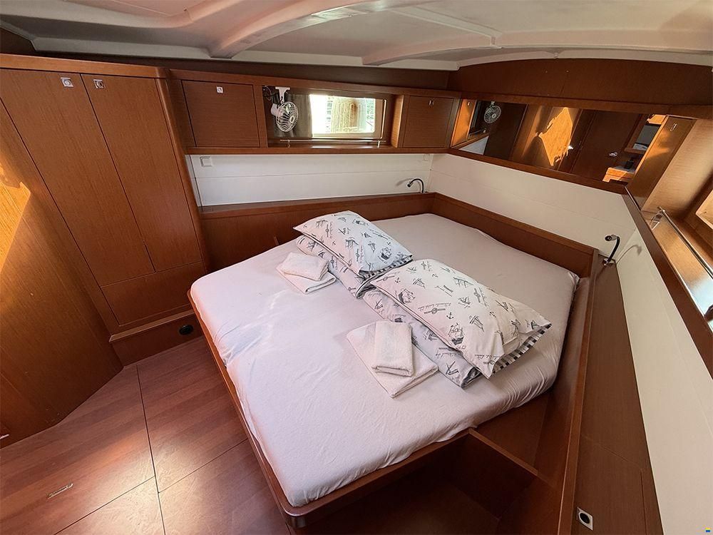 Beneteau Oceanis 48