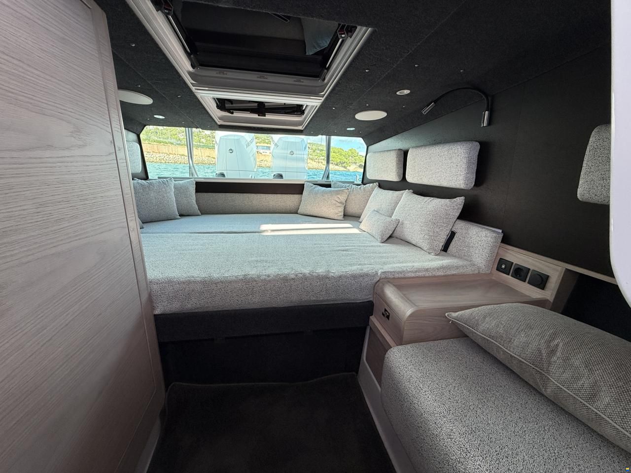 Axopar 45 Cross Cabin - Aft Cabin