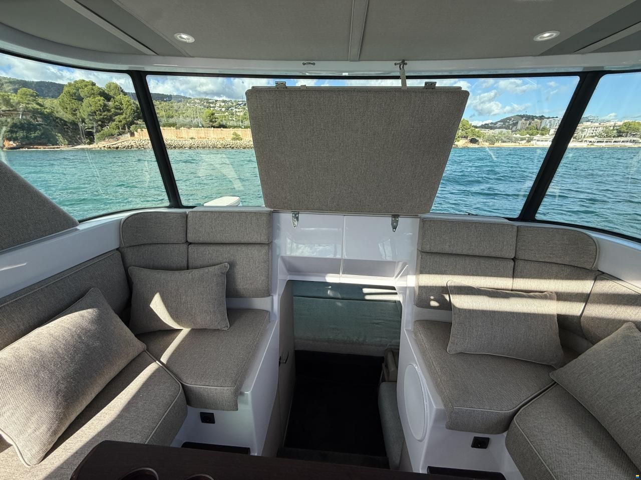 Axopar 45 Cross Cabin - Aft Cabin
