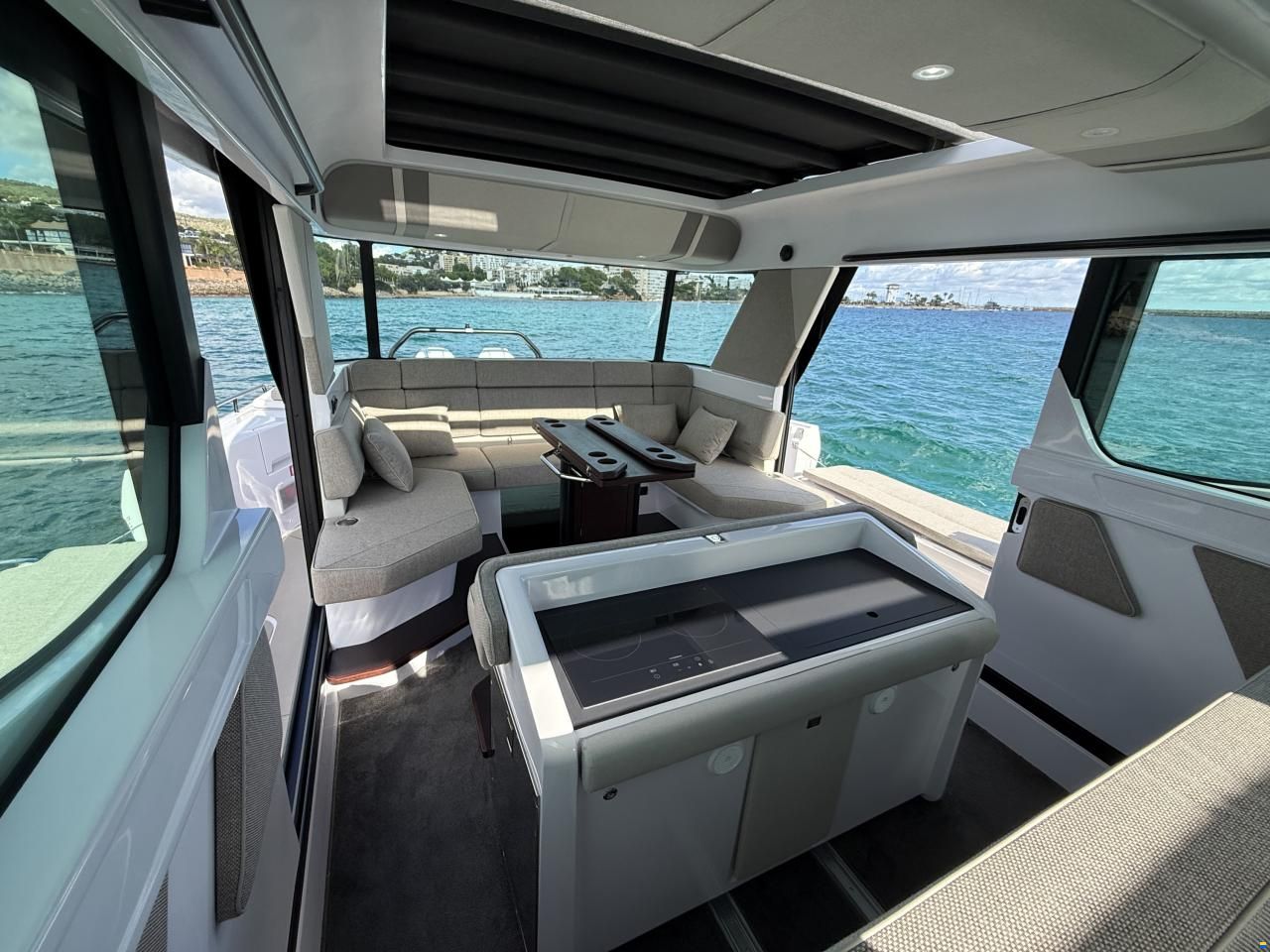 Axopar 45 Cross Cabin - Aft Cabin