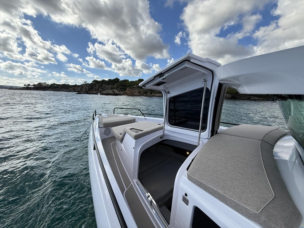 Axopar 45 Cross Cabin - Aft Cabin